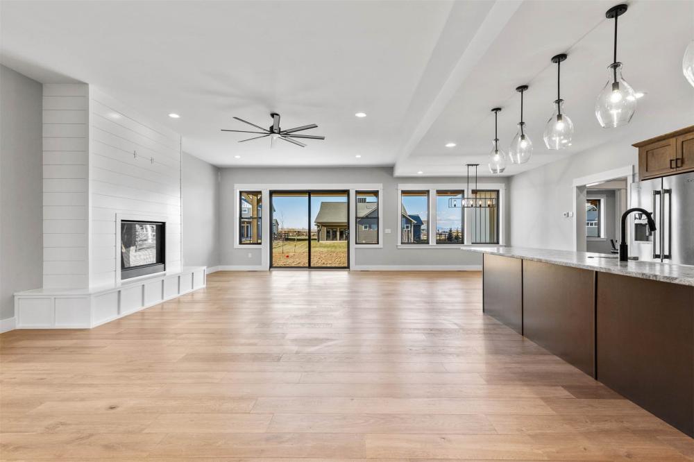 Currently Displayed Property Photo