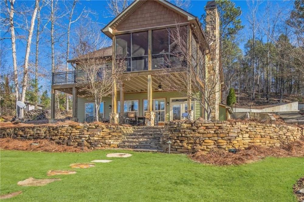 Currently Displayed Property Photo
