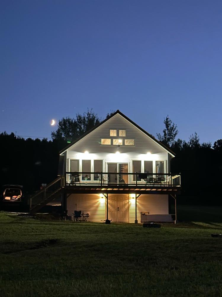 Currently Displayed Property Photo