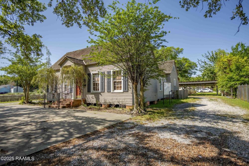 Currently Displayed Property Photo