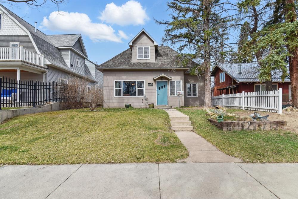 Currently Displayed Property Photo