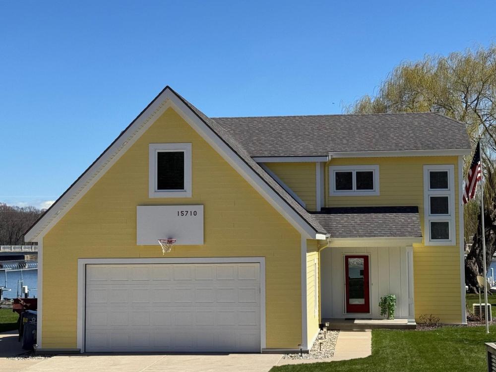 Currently Displayed Property Photo