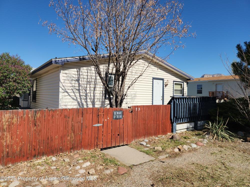Currently Displayed Property Photo