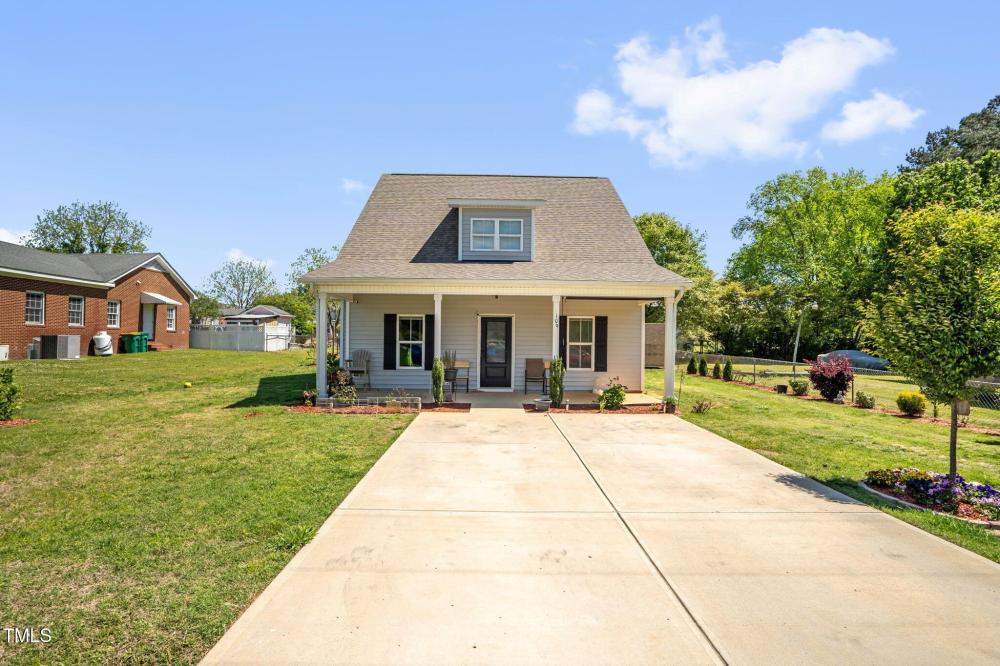 Currently Displayed Property Photo