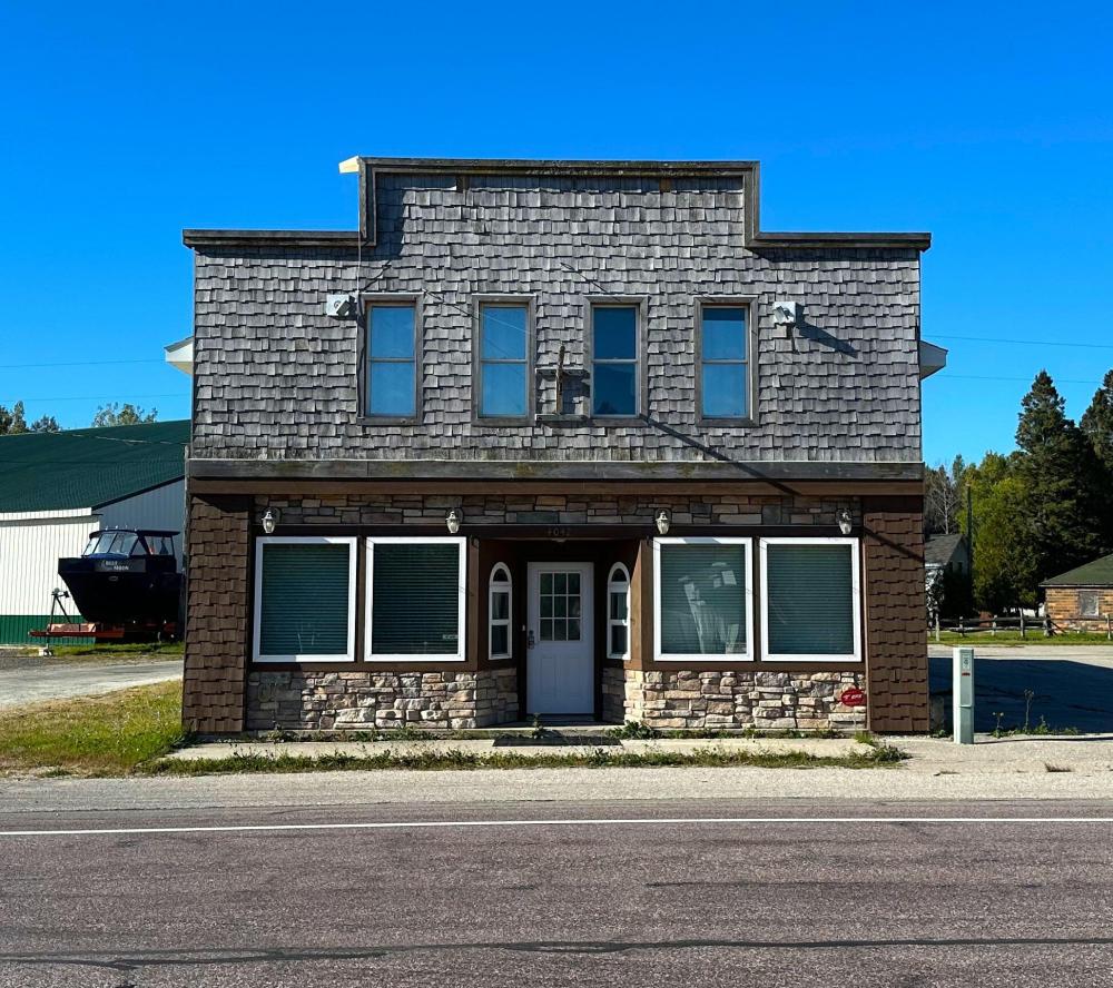 Currently Displayed Property Photo
