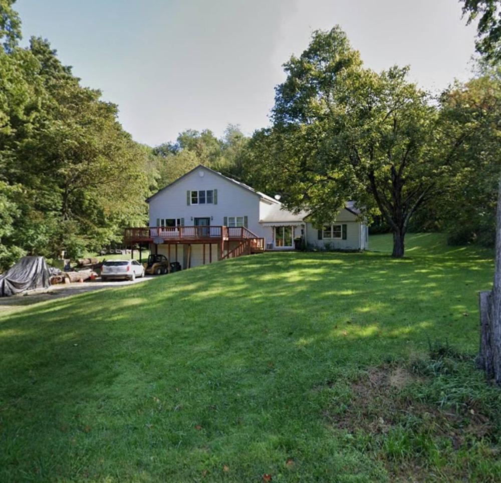 Currently Displayed Property Photo