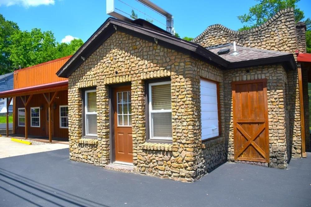Currently Displayed Property Photo