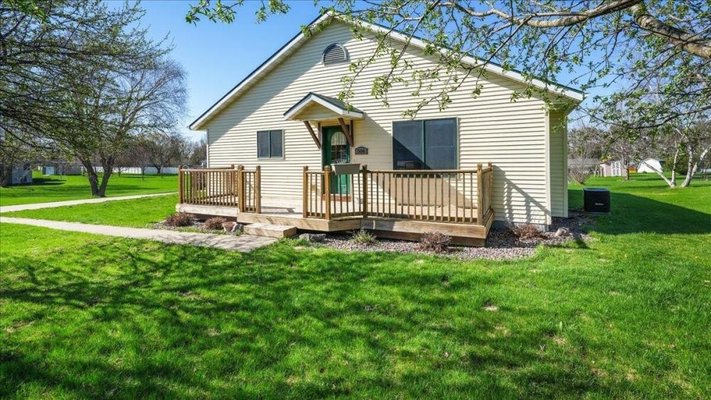 Currently Displayed Property Photo