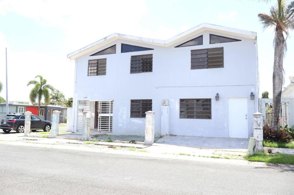 Currently Displayed Property Photo