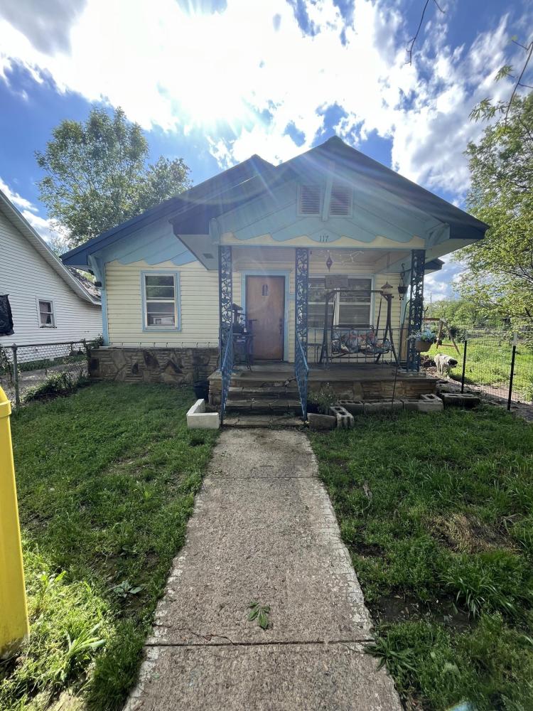 Currently Displayed Property Photo