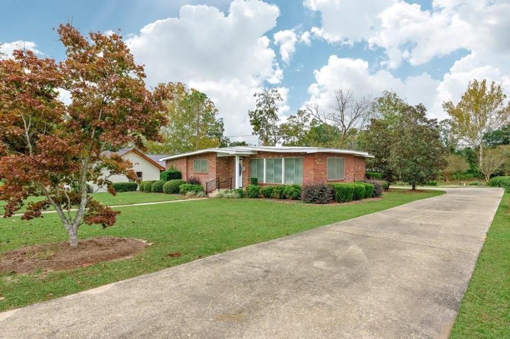 Currently Displayed Property Photo
