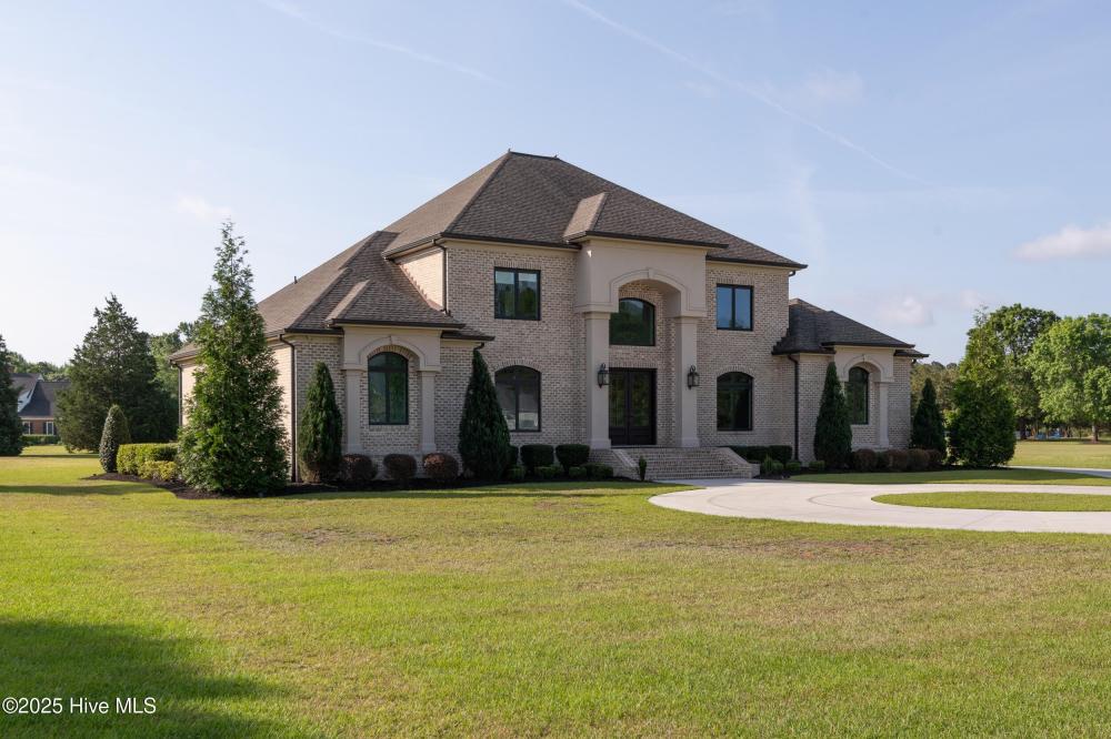 Currently Displayed Property Photo