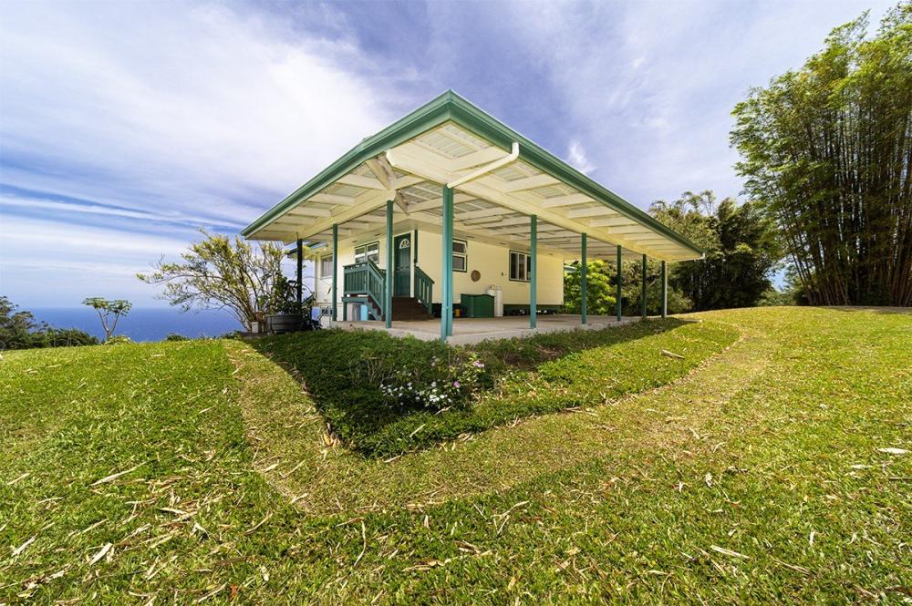 Currently Displayed Property Photo