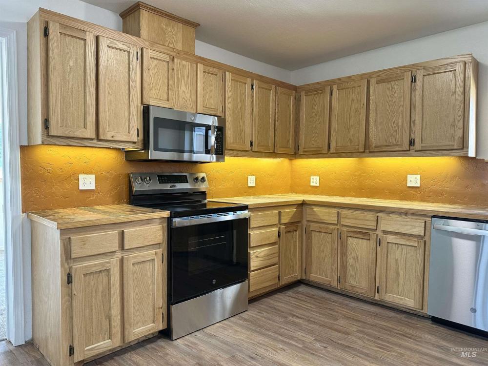 Currently Displayed Property Photo