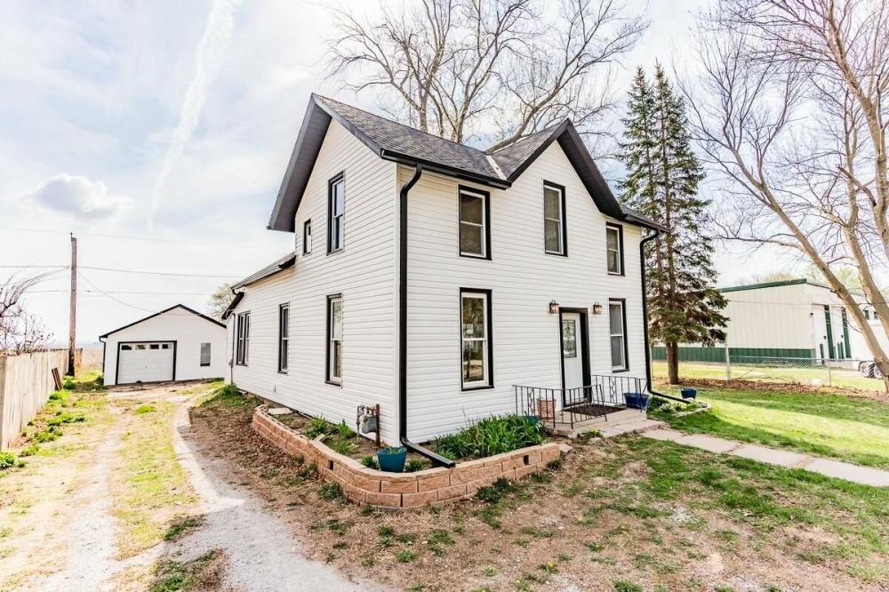 Currently Displayed Property Photo