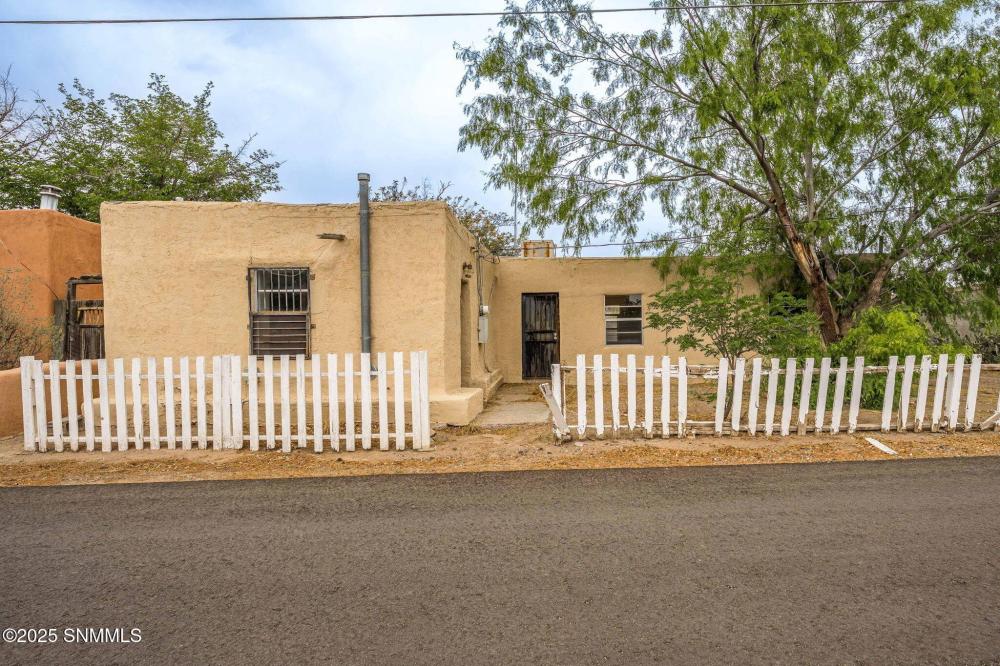 Currently Displayed Property Photo