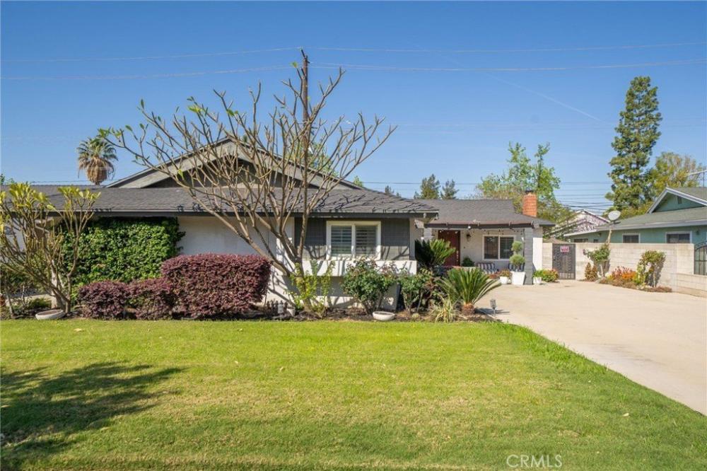 Currently Displayed Property Photo
