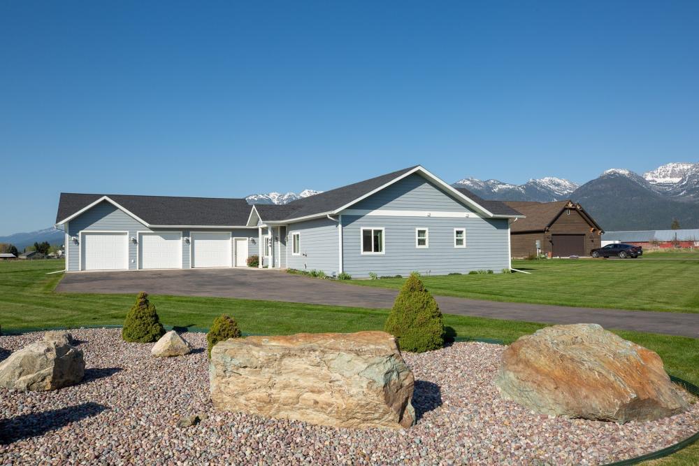 Currently Displayed Property Photo