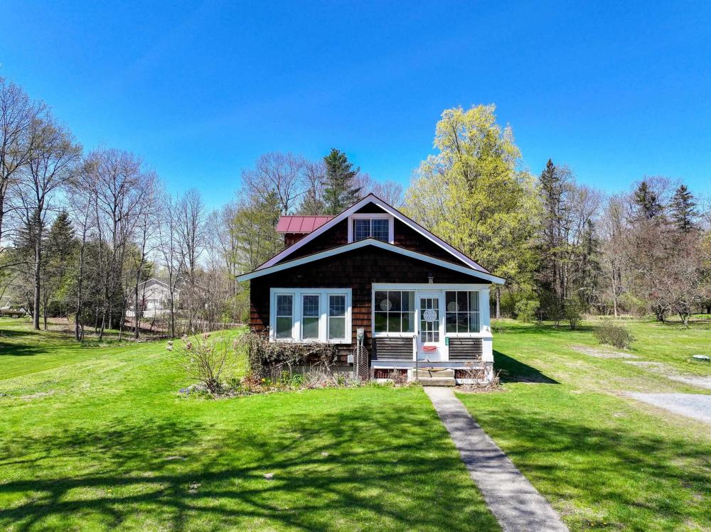 Currently Displayed Property Photo