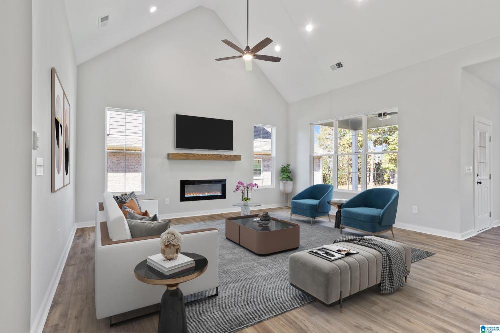 Currently Displayed Property Photo
