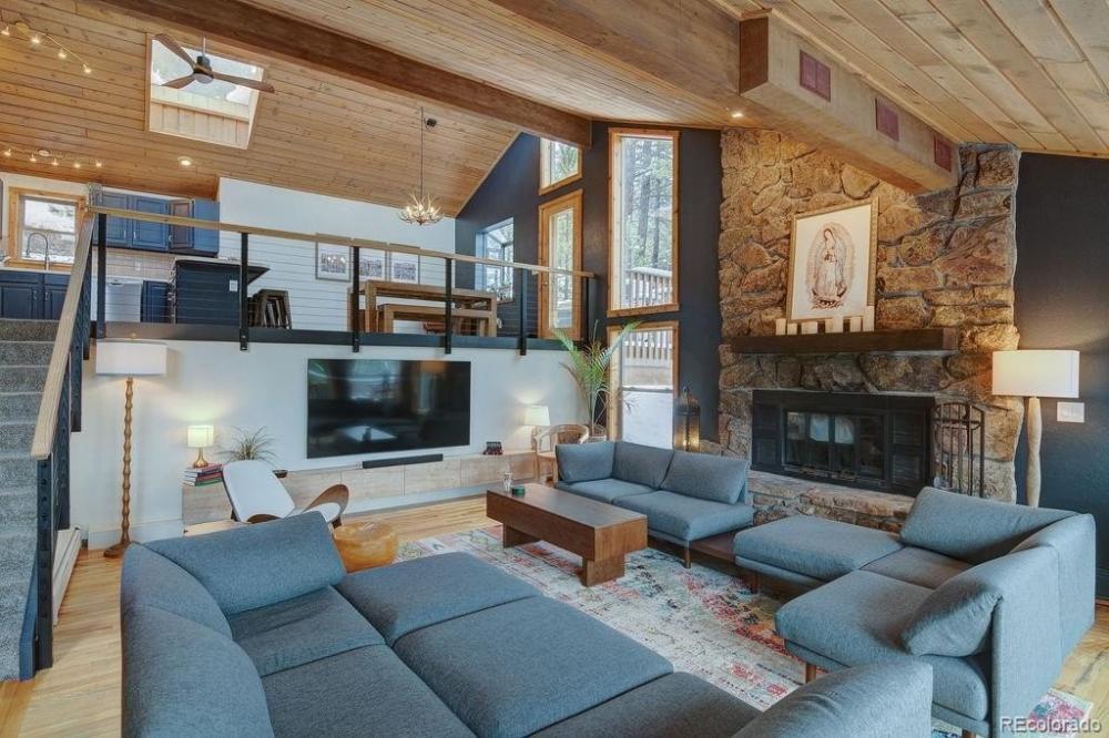 Currently Displayed Property Photo
