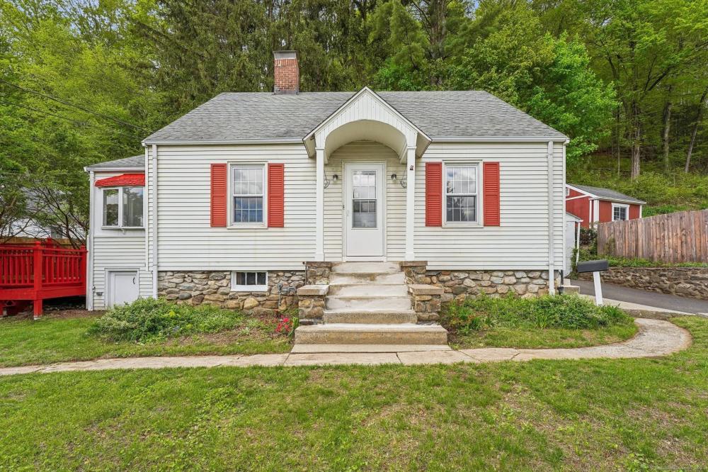 Currently Displayed Property Photo