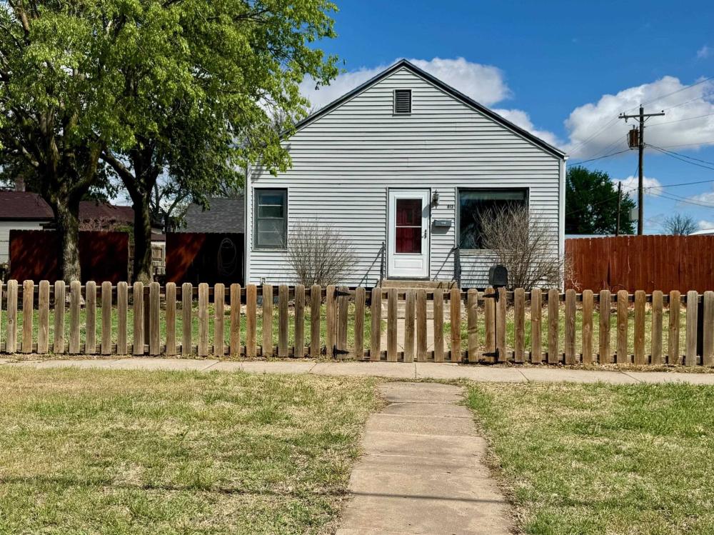 Currently Displayed Property Photo