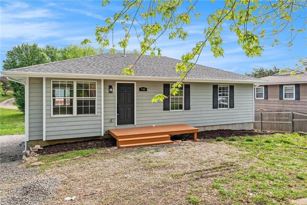 Currently Displayed Property Photo