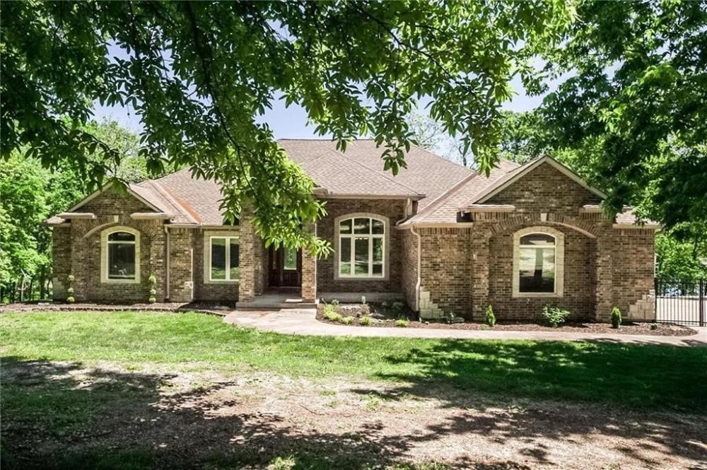 Currently Displayed Property Photo