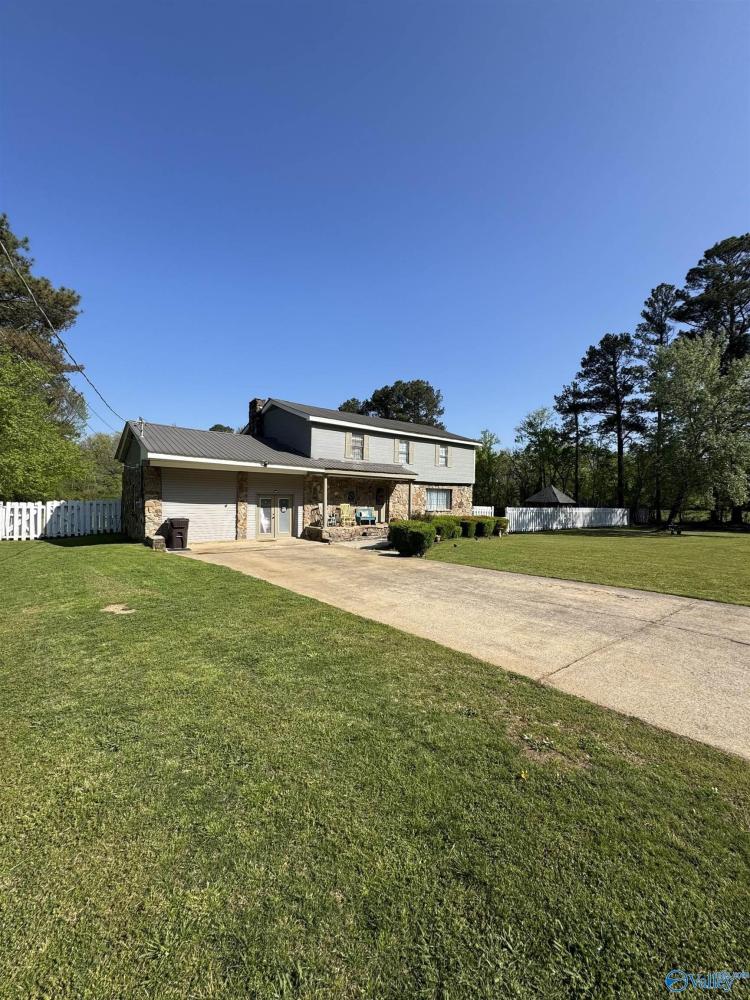 Currently Displayed Property Photo