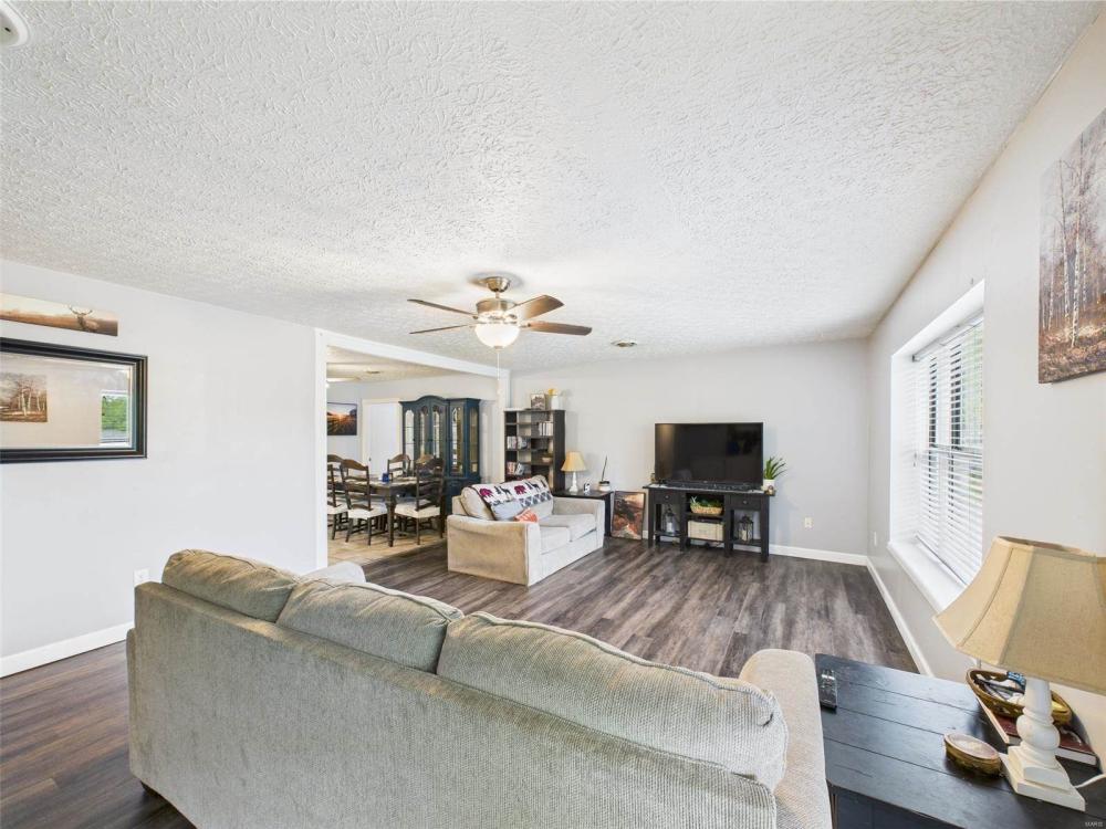Currently Displayed Property Photo