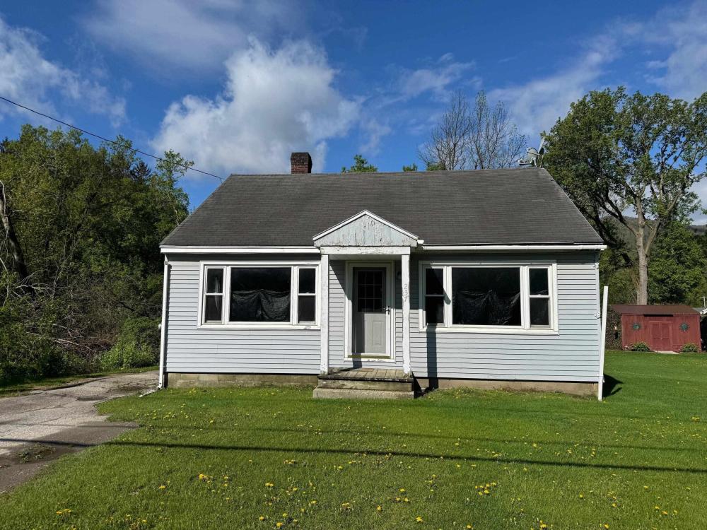 Currently Displayed Property Photo
