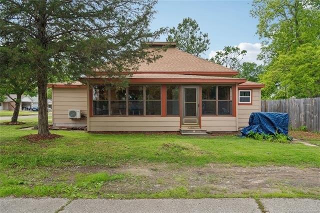 Currently Displayed Property Photo