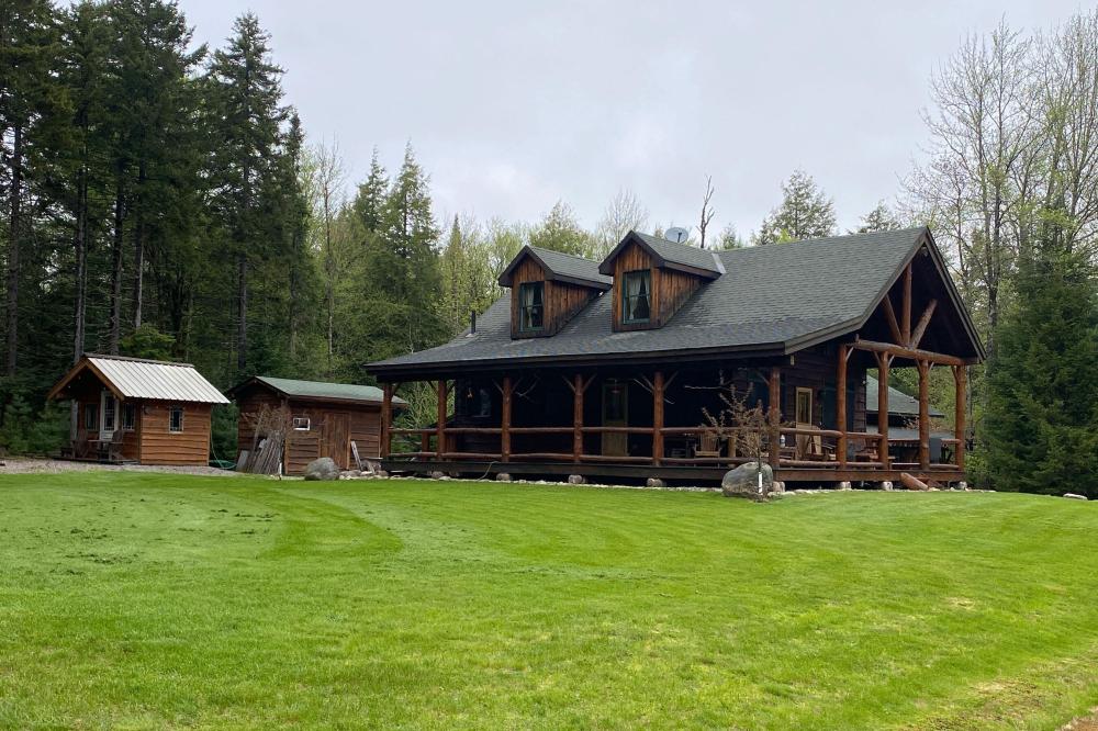 Currently Displayed Property Photo
