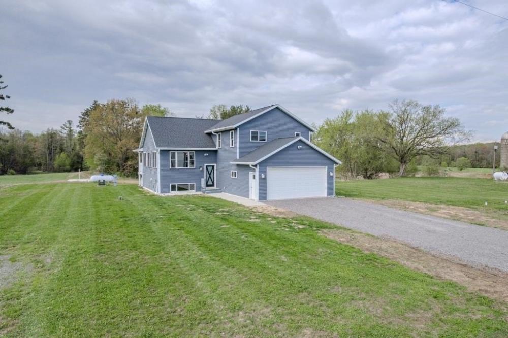 Currently Displayed Property Photo
