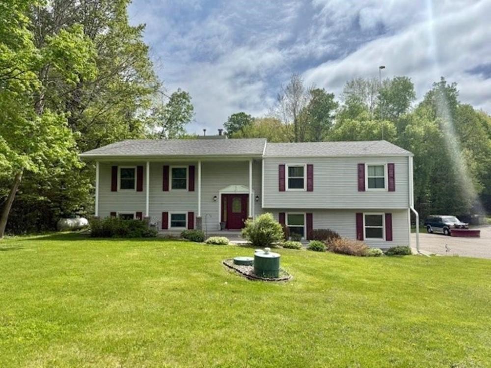 Currently Displayed Property Photo
