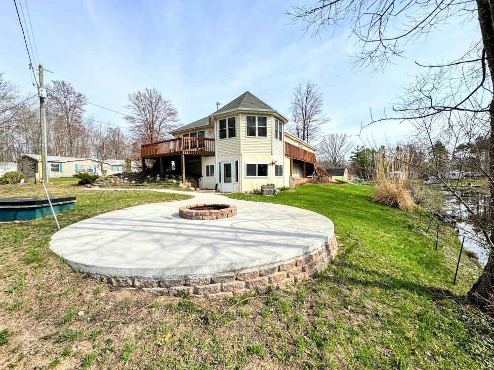 Currently Displayed Property Photo