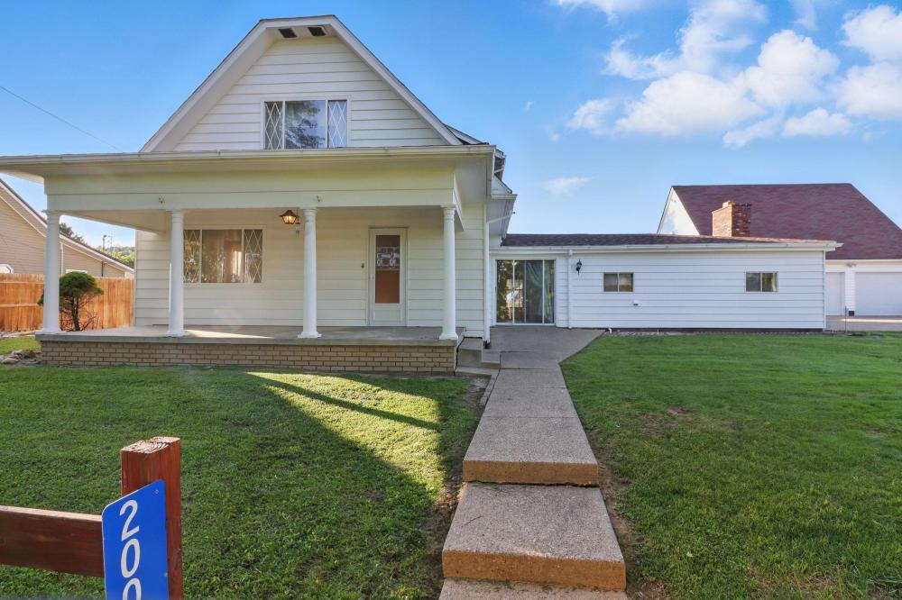 Currently Displayed Property Photo
