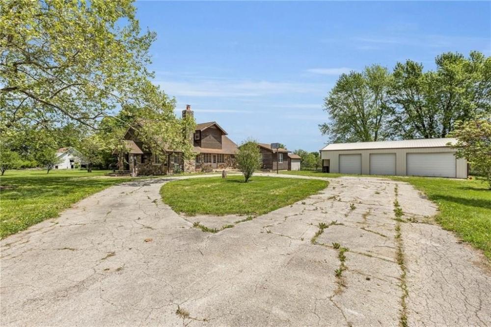 Currently Displayed Property Photo