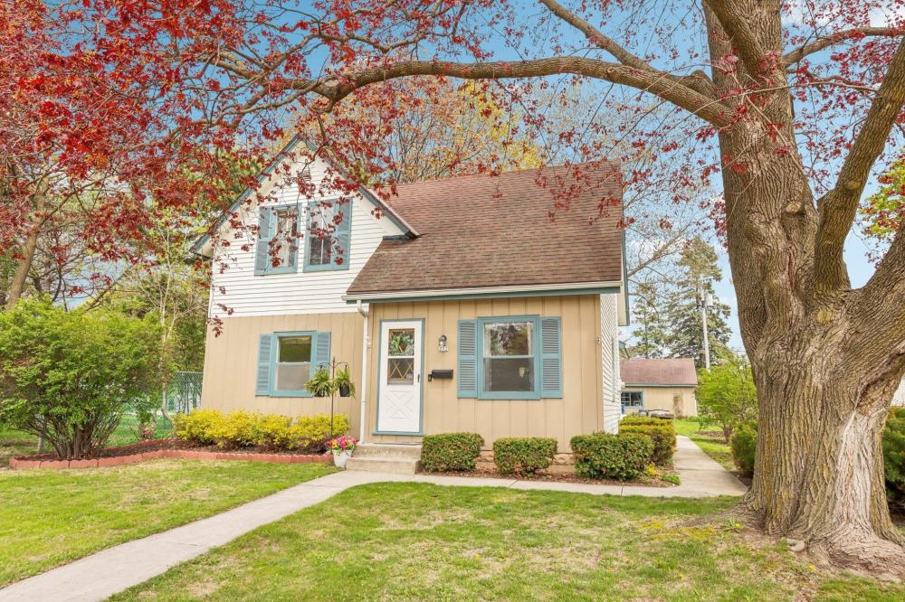 Currently Displayed Property Photo