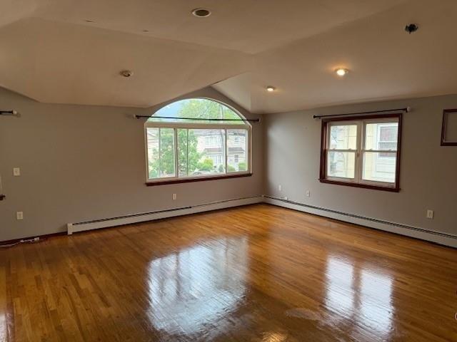Currently Displayed Property Photo