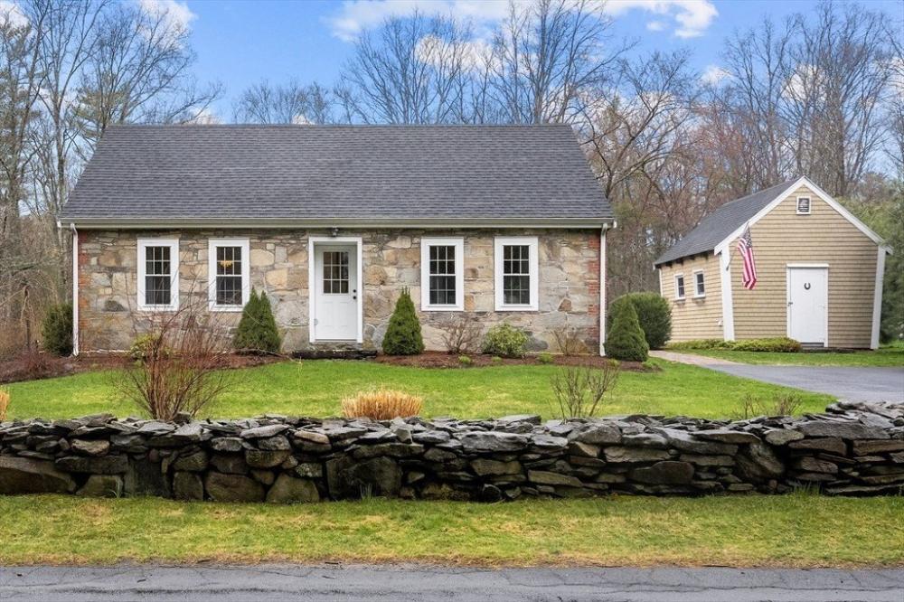 Currently Displayed Property Photo