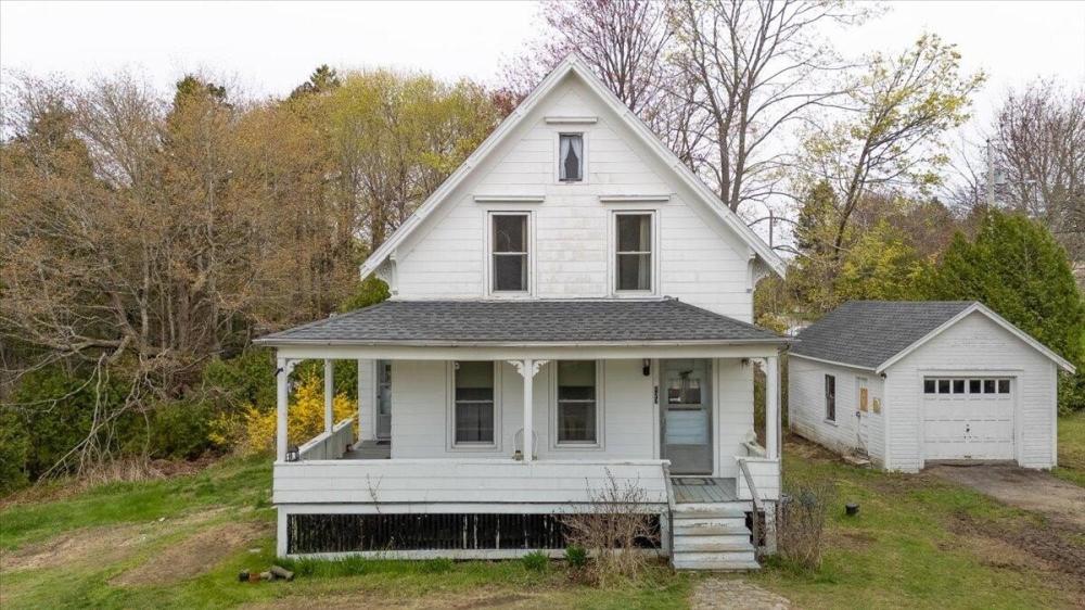 Currently Displayed Property Photo