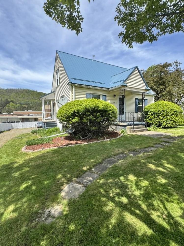 Currently Displayed Property Photo