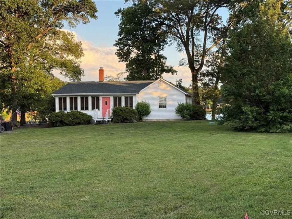 Currently Displayed Property Photo