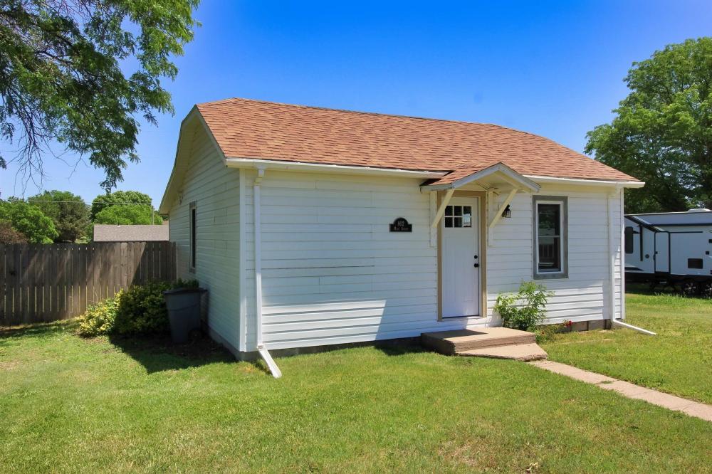 Currently Displayed Property Photo