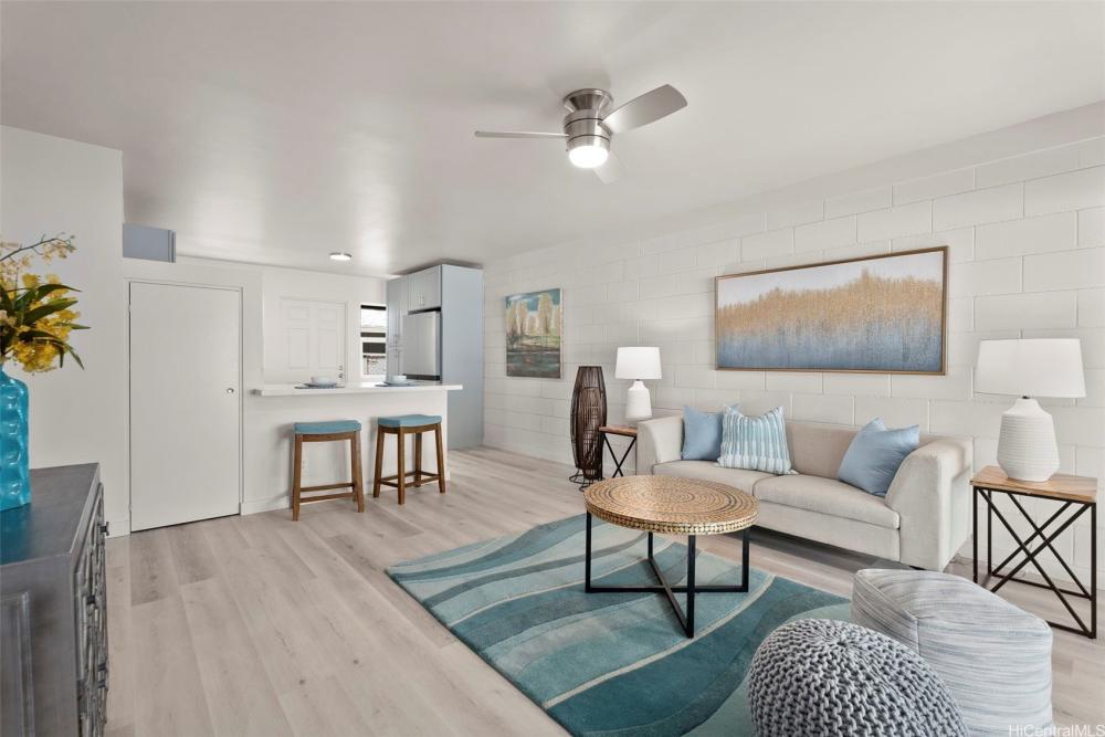 Currently Displayed Property Photo