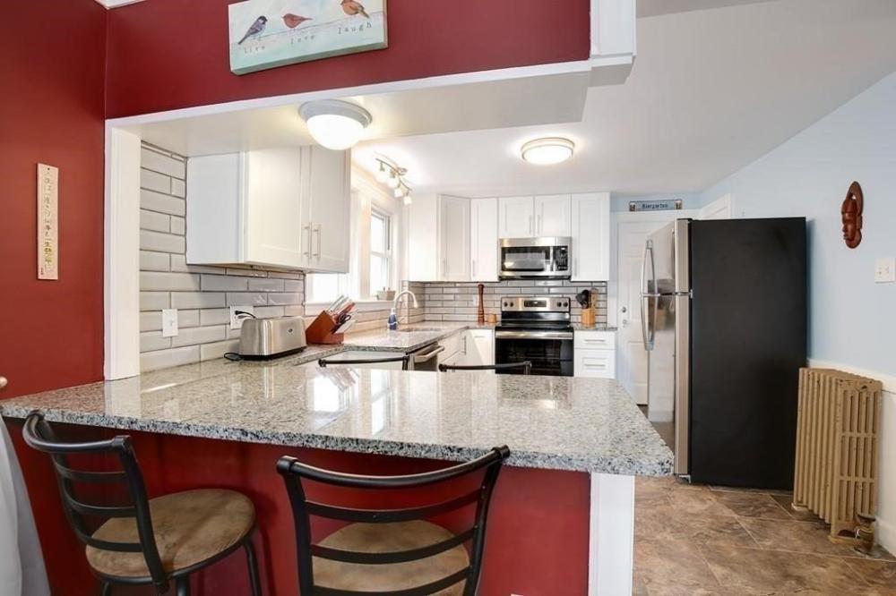 Currently Displayed Property Photo