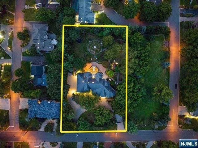 Currently Displayed Property Photo