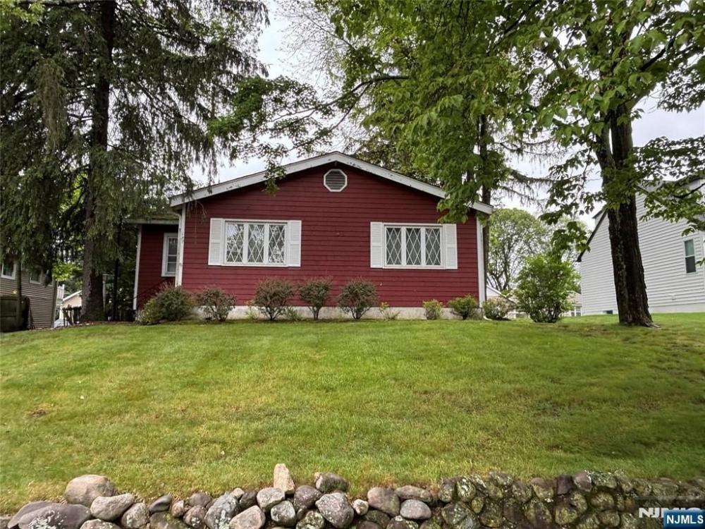Currently Displayed Property Photo